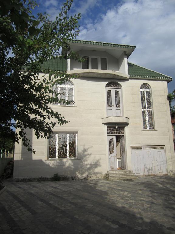 Bajo Guest House Kutaisi Exterior photo