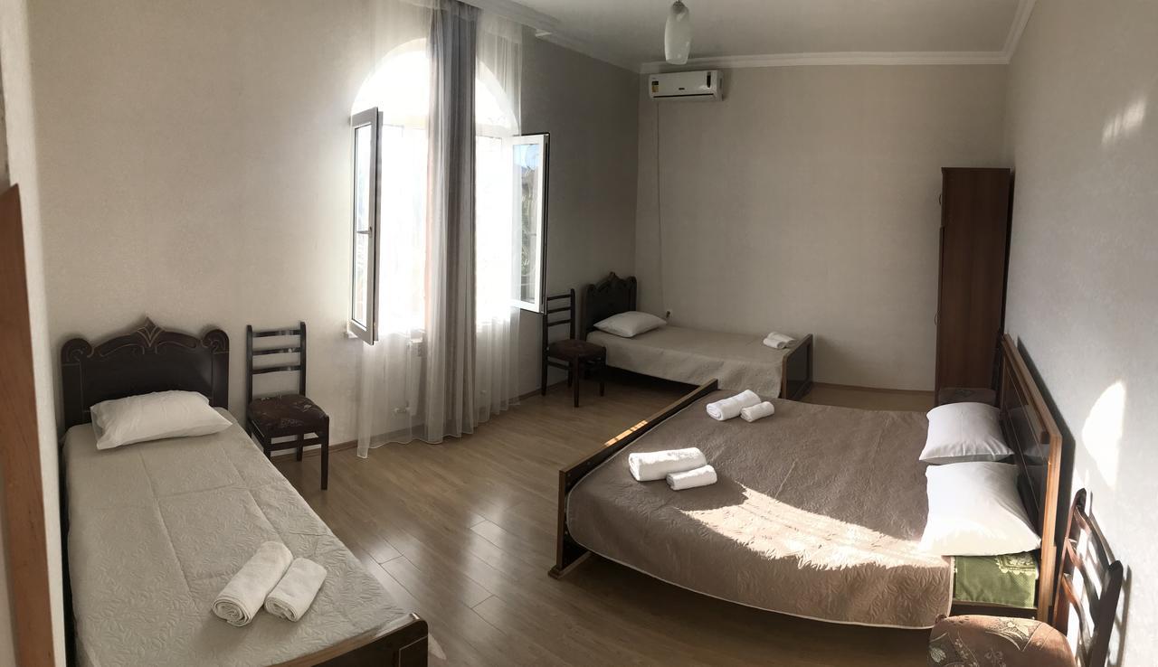 Bajo Guest House Kutaisi Exterior photo