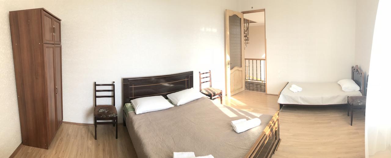 Bajo Guest House Kutaisi Exterior photo