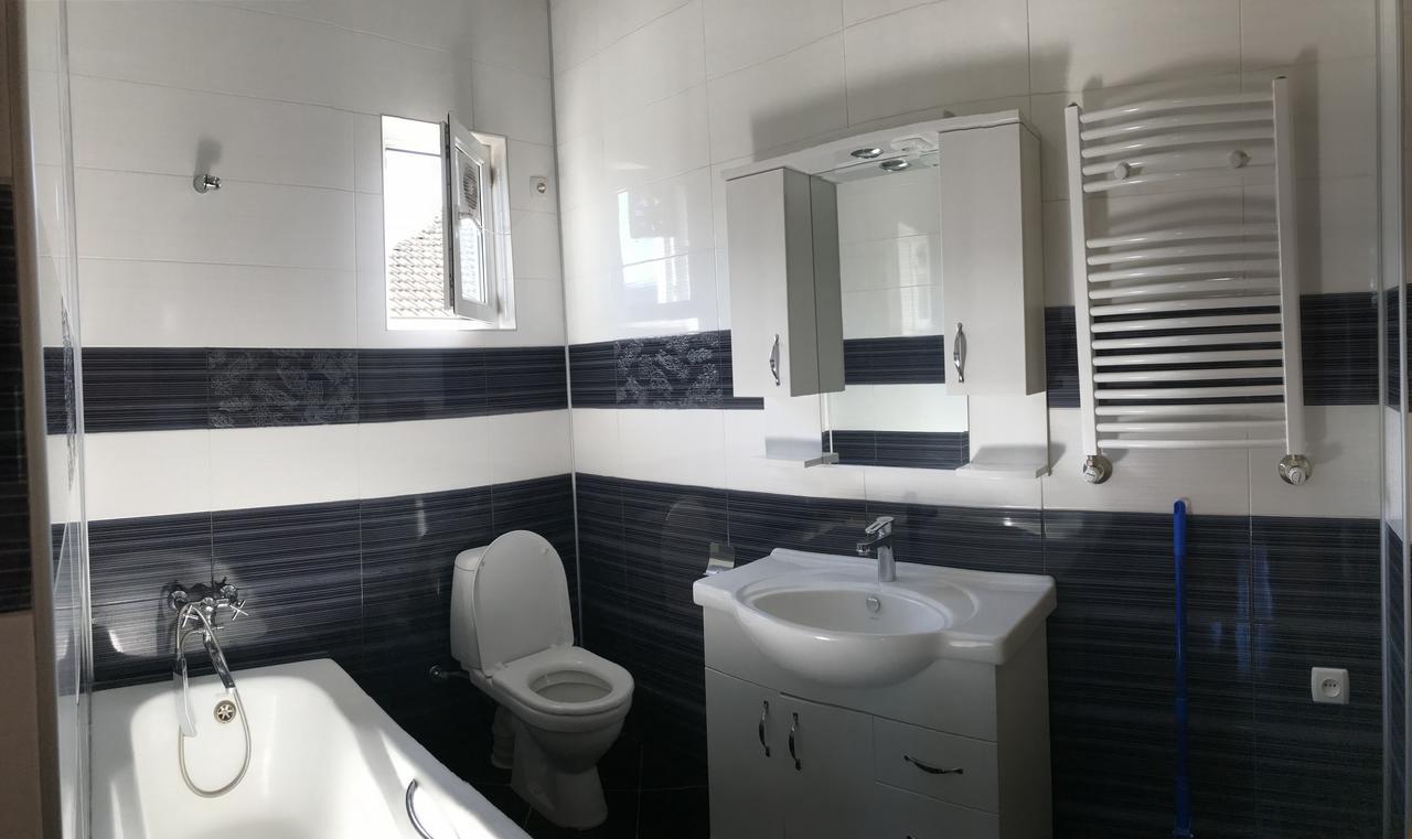 Bajo Guest House Kutaisi Exterior photo