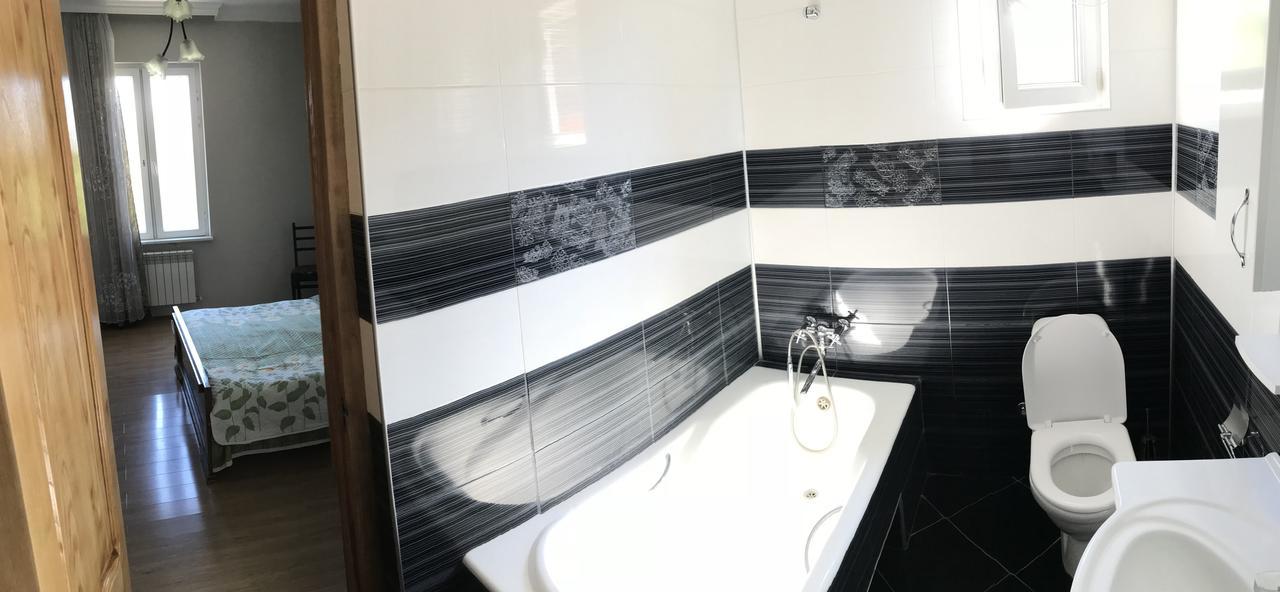 Bajo Guest House Kutaisi Exterior photo